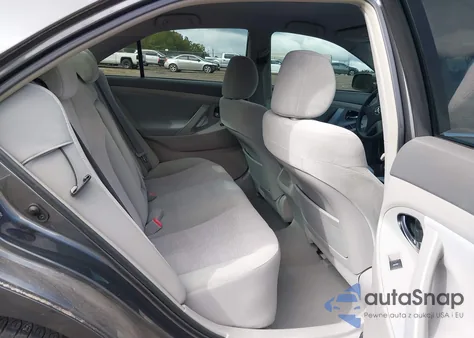 2010 Toyota Camry Le z USA, uszkodzony, nr VIN 4T4BF3EK2AR003318